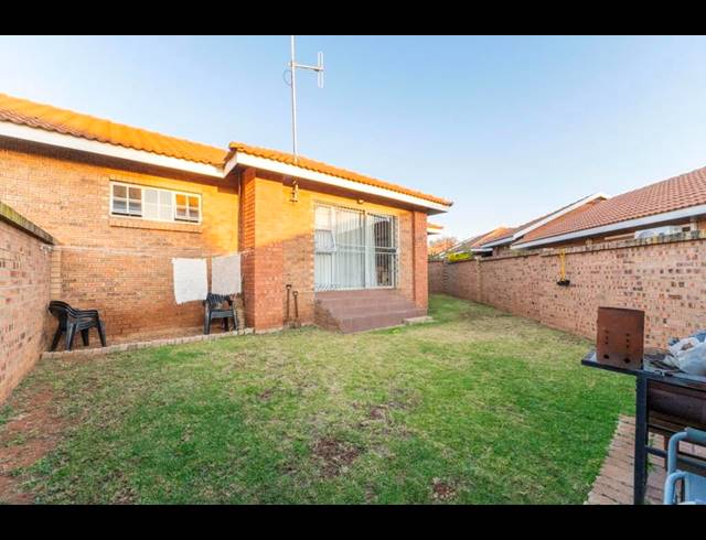 2 BEDROOM TOWNHOUSE FOR SALE IN BENDOR